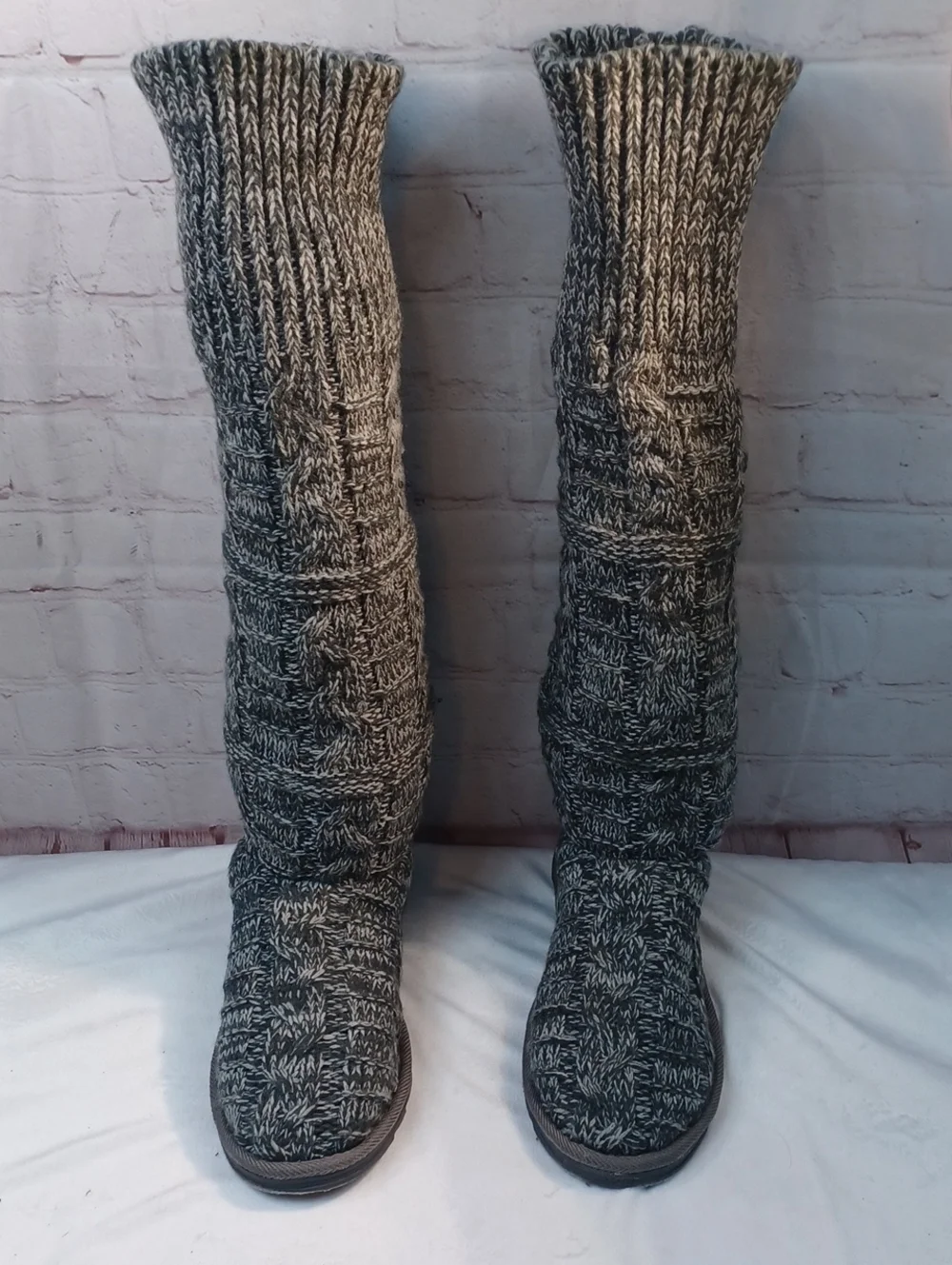 Muke Luks Woman's Gray & Black Warm Gray‎ Sock Boots sz 10